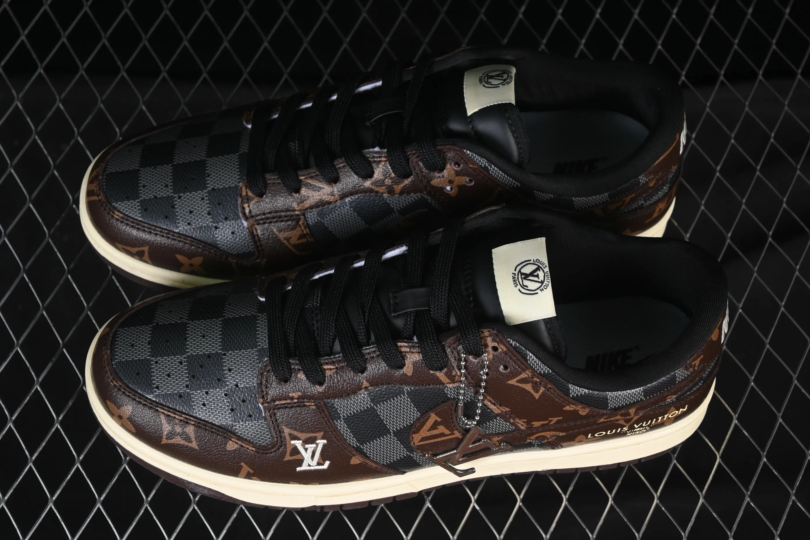 All categories Nk SB Dunk Series Nk SB Dunk Low High-end customized low-top sneakers Nike SB Dunk Low LV co-branded Gray Coffee High-end customized low-top casual sneakers SC0601-453